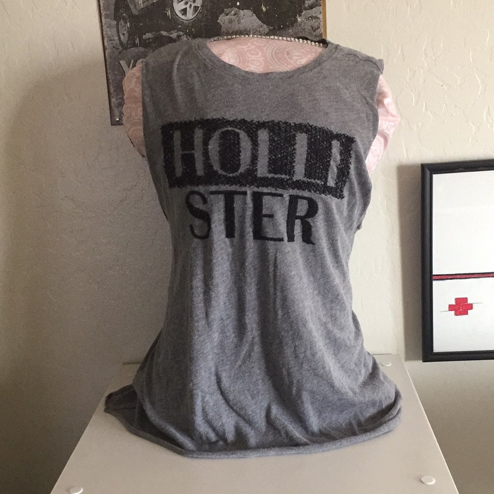 Hollister Gray Logo Workout Shirt Size Small - Picture 1 of 7